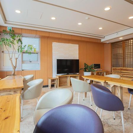 J2 Family Hotel Чеджу Екстериор снимка