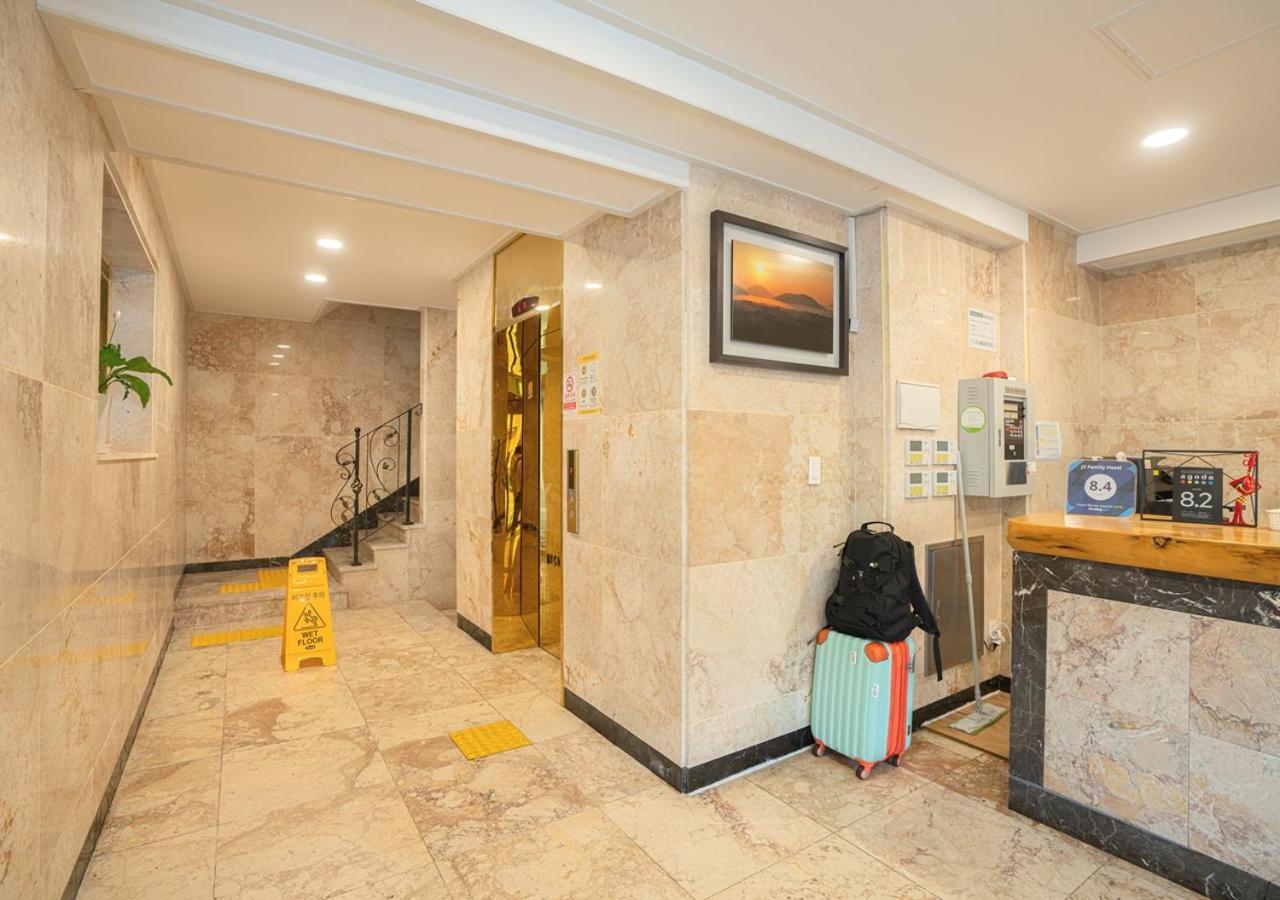 J2 Family Hotel Чеджу Екстериор снимка