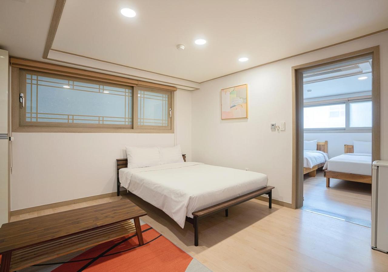 J2 Family Hotel Чеджу Екстериор снимка