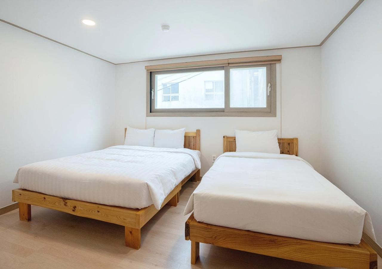 J2 Family Hotel Чеджу Екстериор снимка