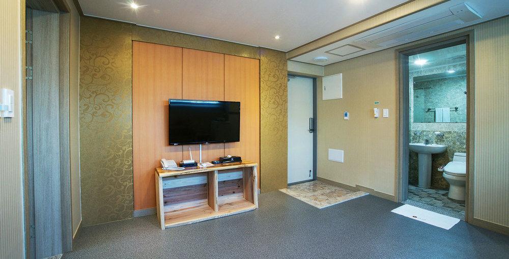 J2 Family Hotel Чеджу Екстериор снимка